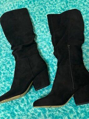 ⭐️ BV Faux Suede Sz 10 Black Knee High Boots Like New